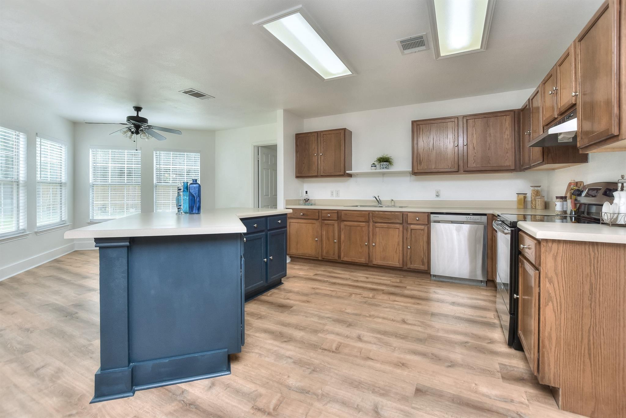 1401 Balsam Way, Round Rock, TX 78665