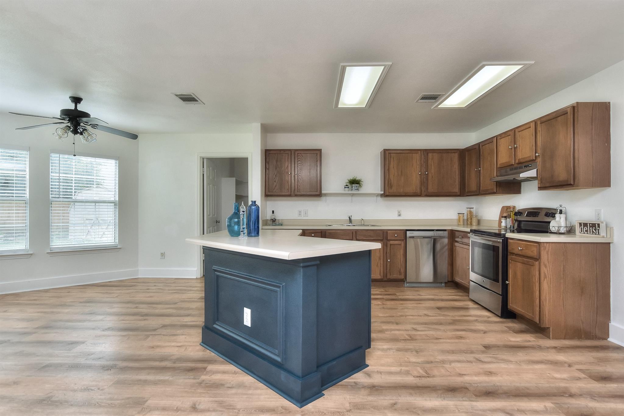 1401 Balsam Way, Round Rock, TX 78665
