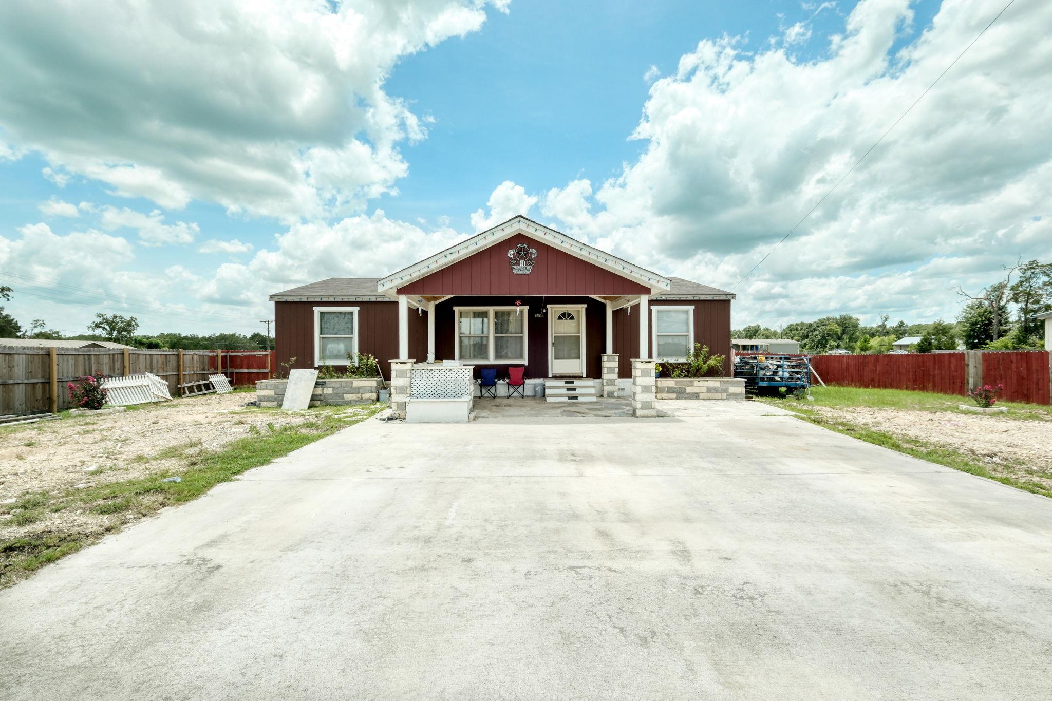 181 Pasadera Dr, Elgin, TX 78621