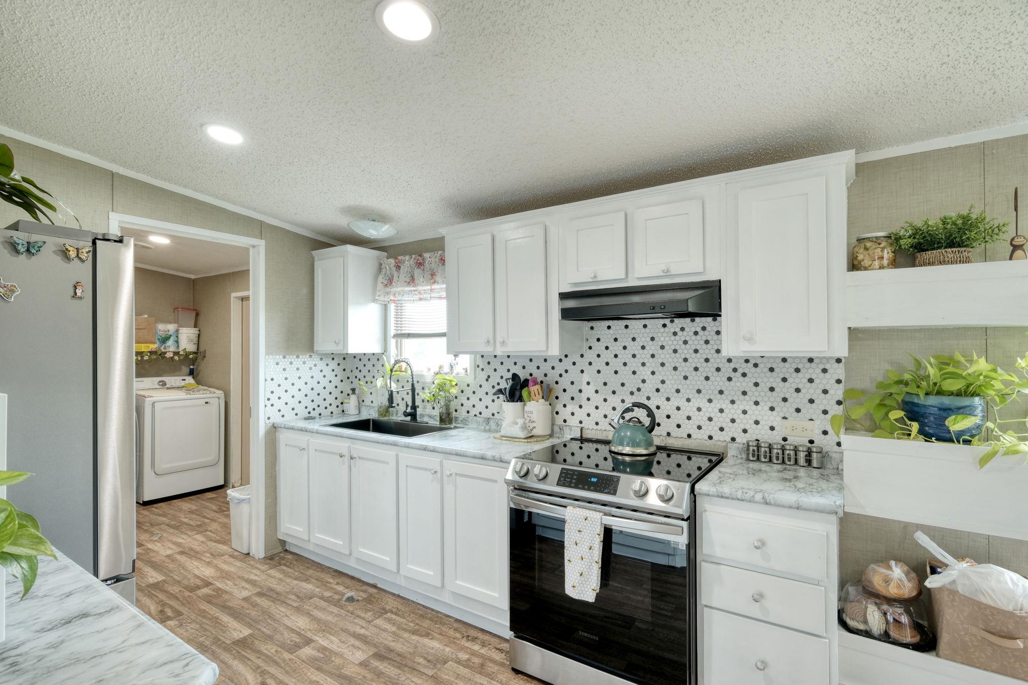 181 Pasadera Dr, Elgin, TX 78621