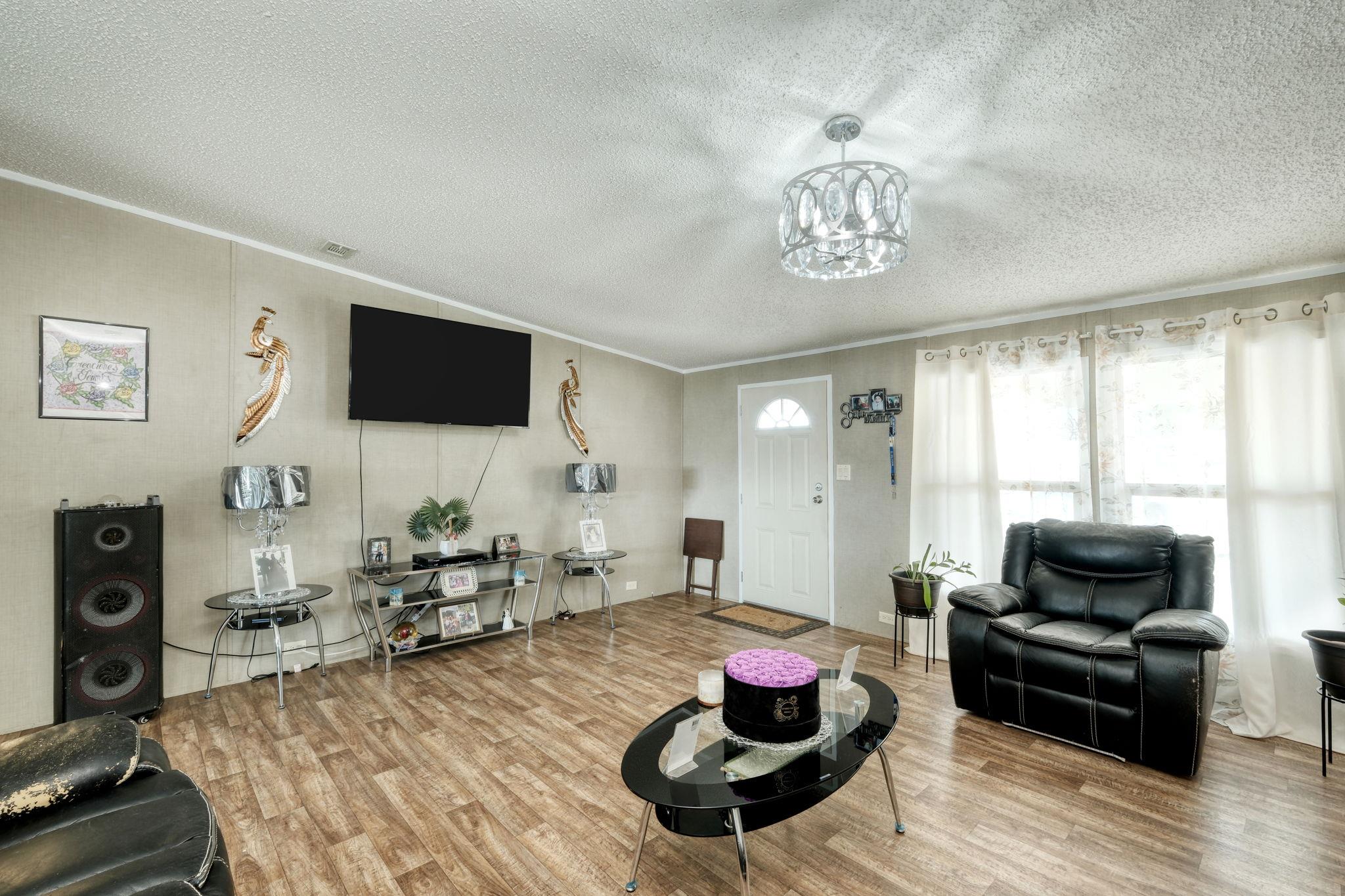 181 Pasadera Dr, Elgin, TX 78621