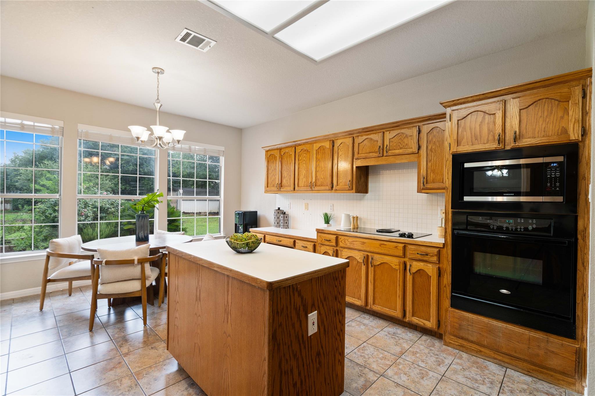 11720 Hobbiton Trl, Austin, TX 78739