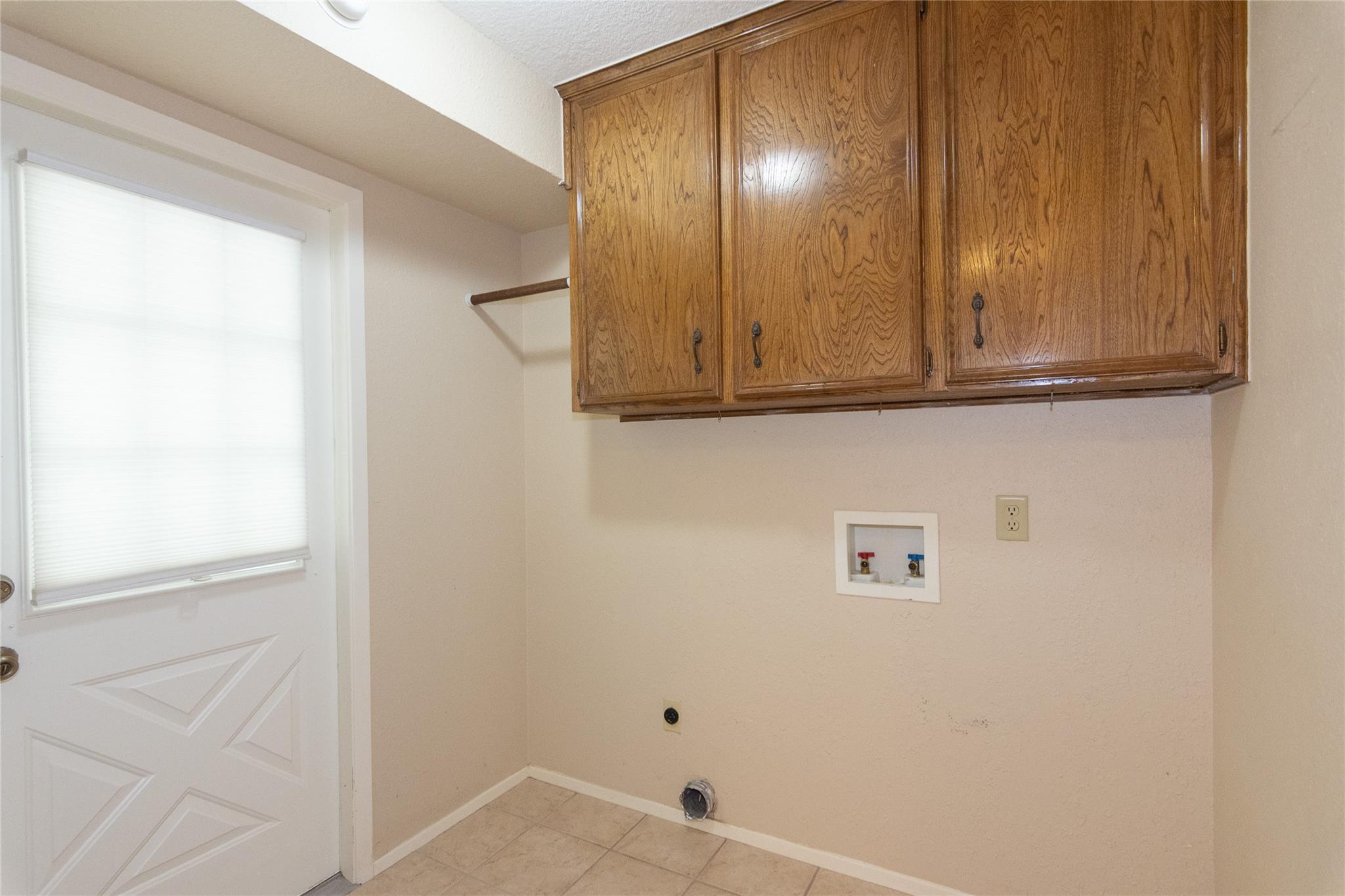 1904 Creekview Dr, Round Rock, TX 78681