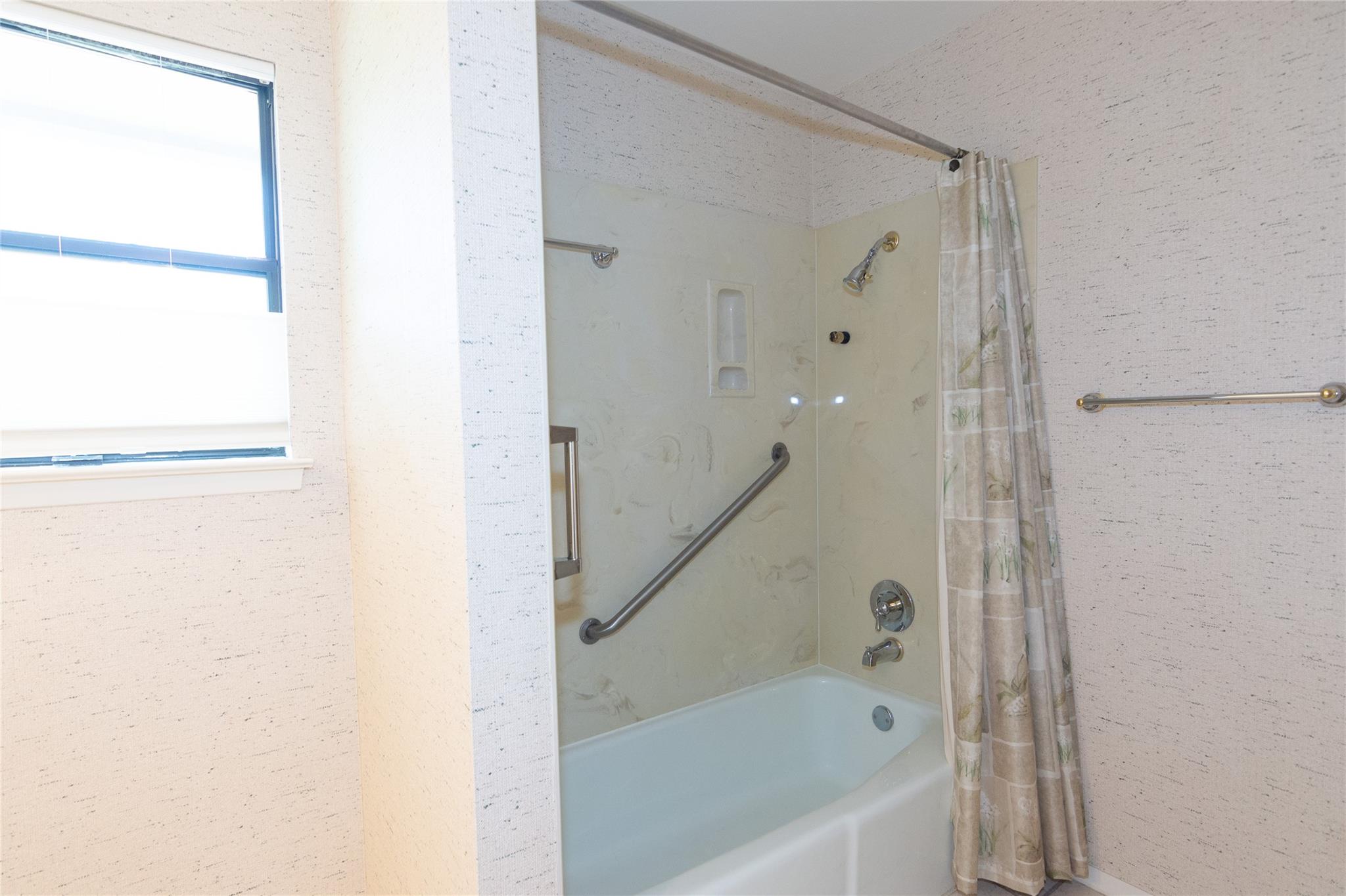 1904 Creekview Dr, Round Rock, TX 78681