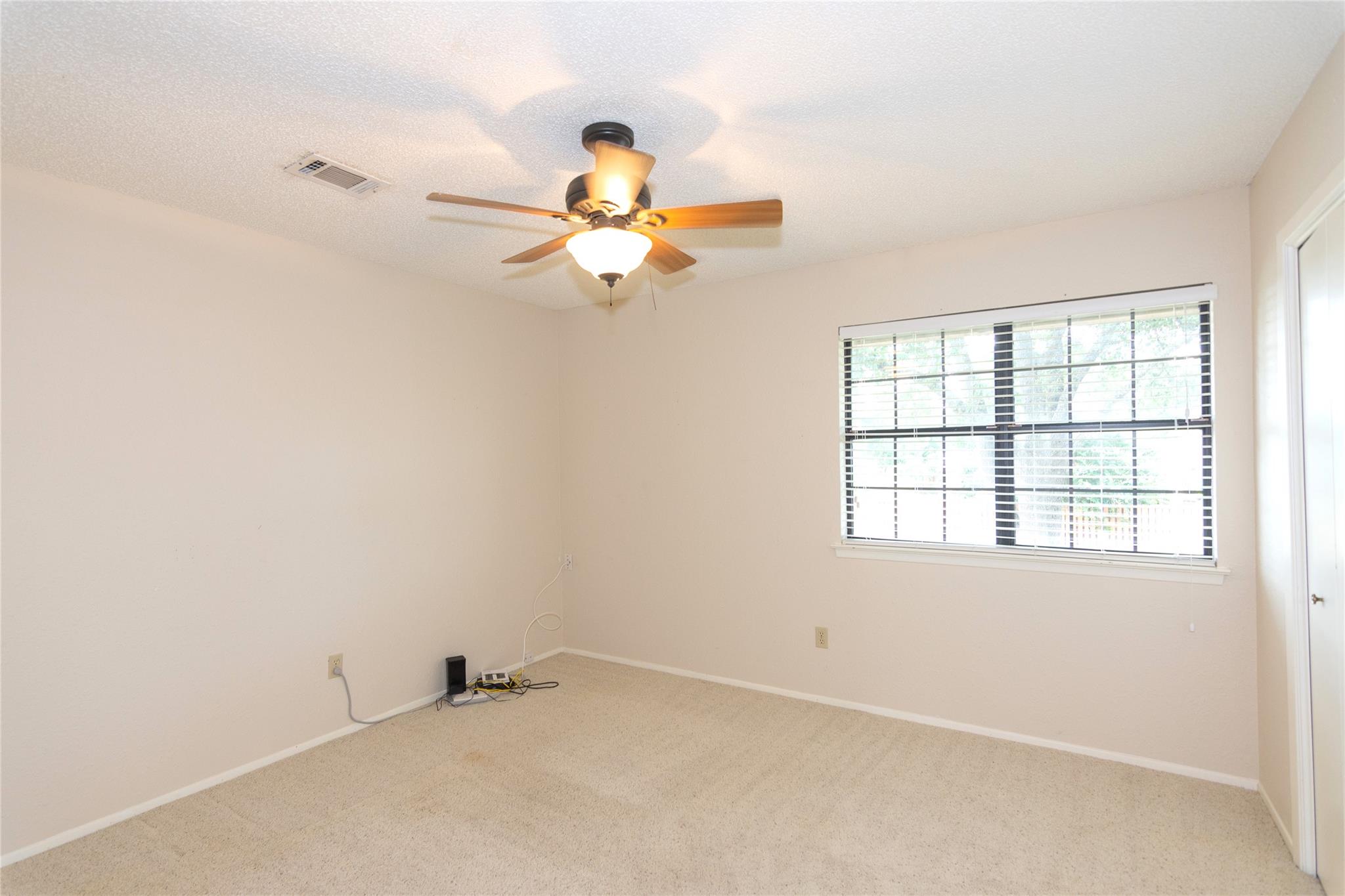 1904 Creekview Dr, Round Rock, TX 78681