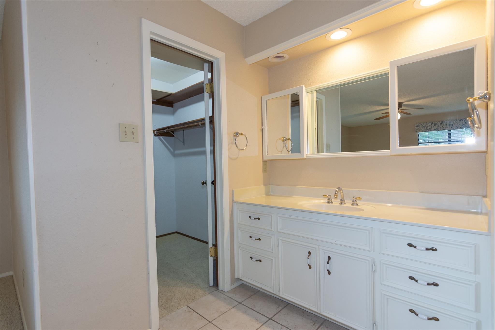1904 Creekview Dr, Round Rock, TX 78681