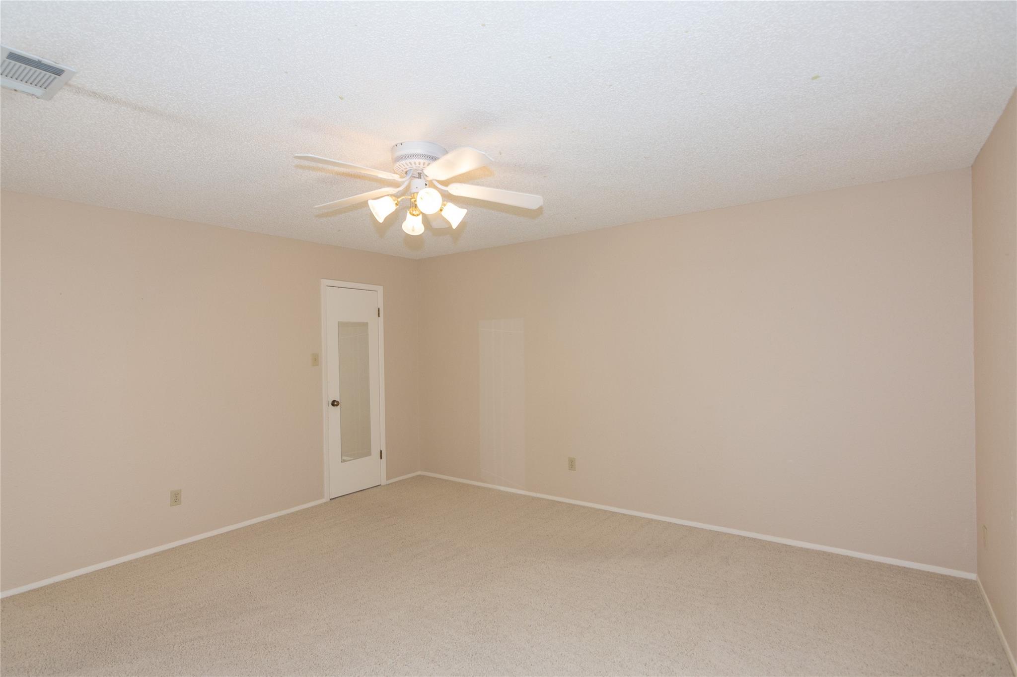 1904 Creekview Dr, Round Rock, TX 78681