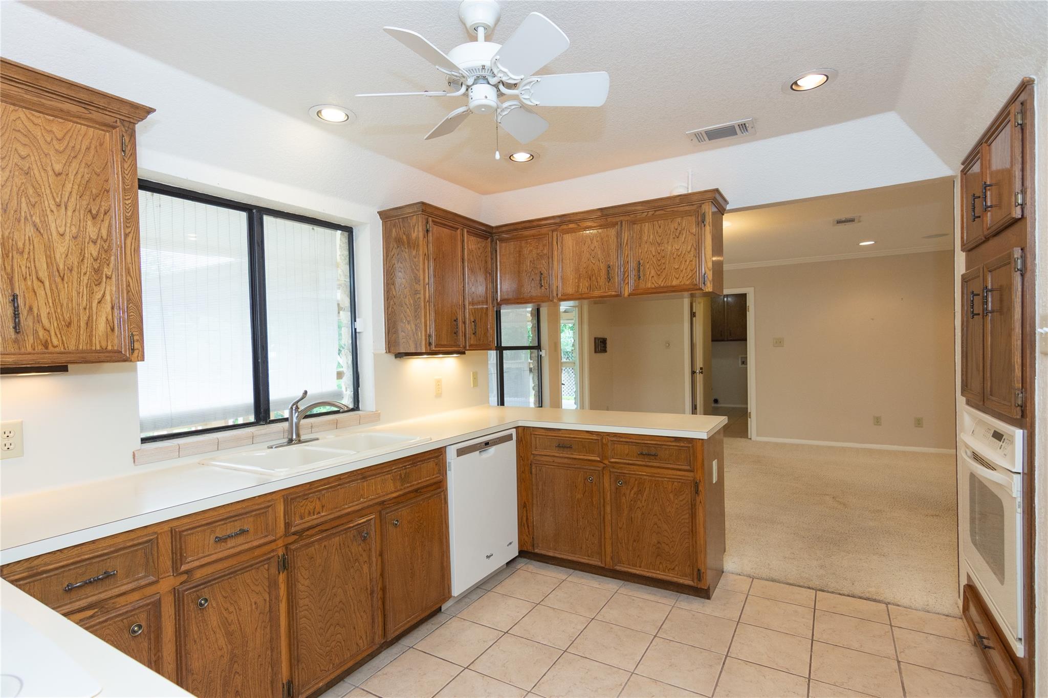 1904 Creekview Dr, Round Rock, TX 78681