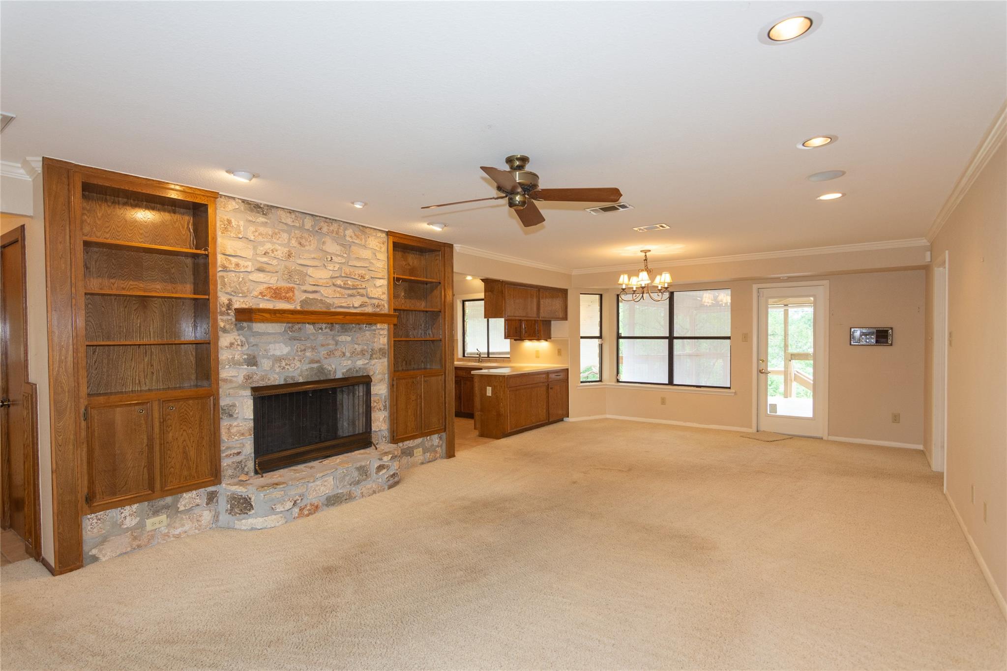1904 Creekview Dr, Round Rock, TX 78681