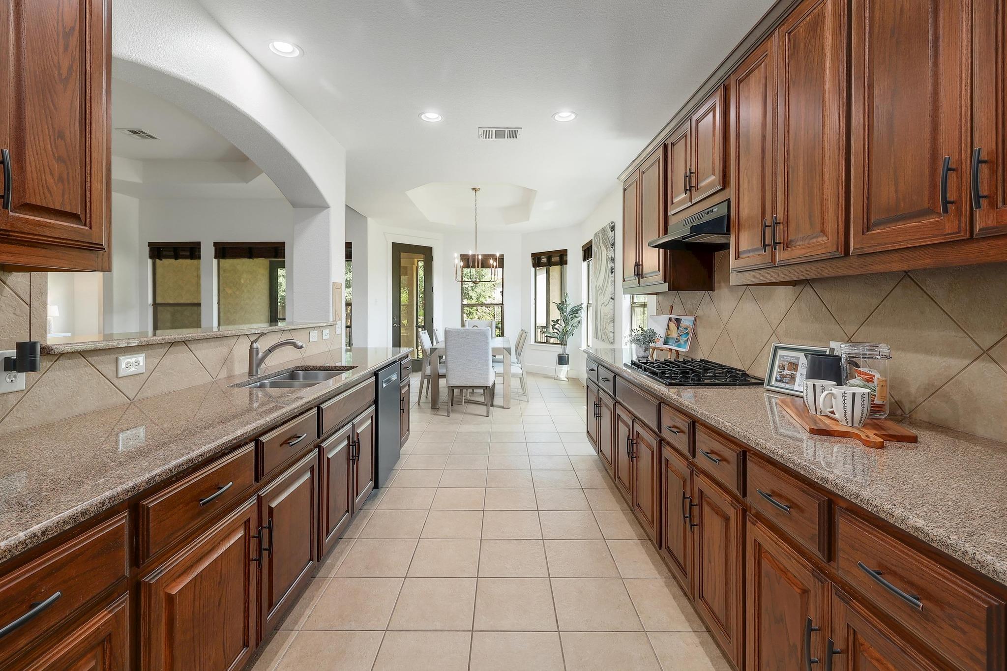 102 Rivulet Ln, Austin, TX 78738