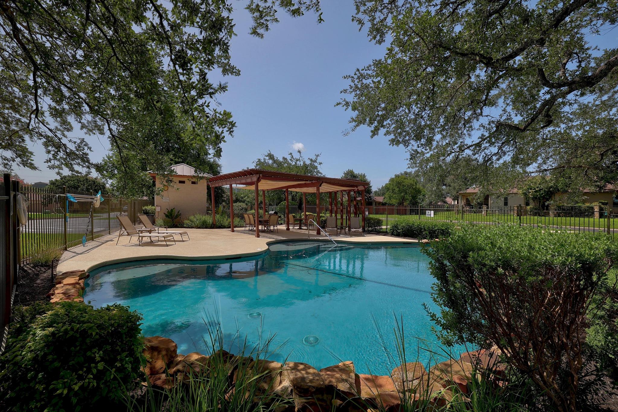 102 Rivulet Ln, Austin, TX 78738