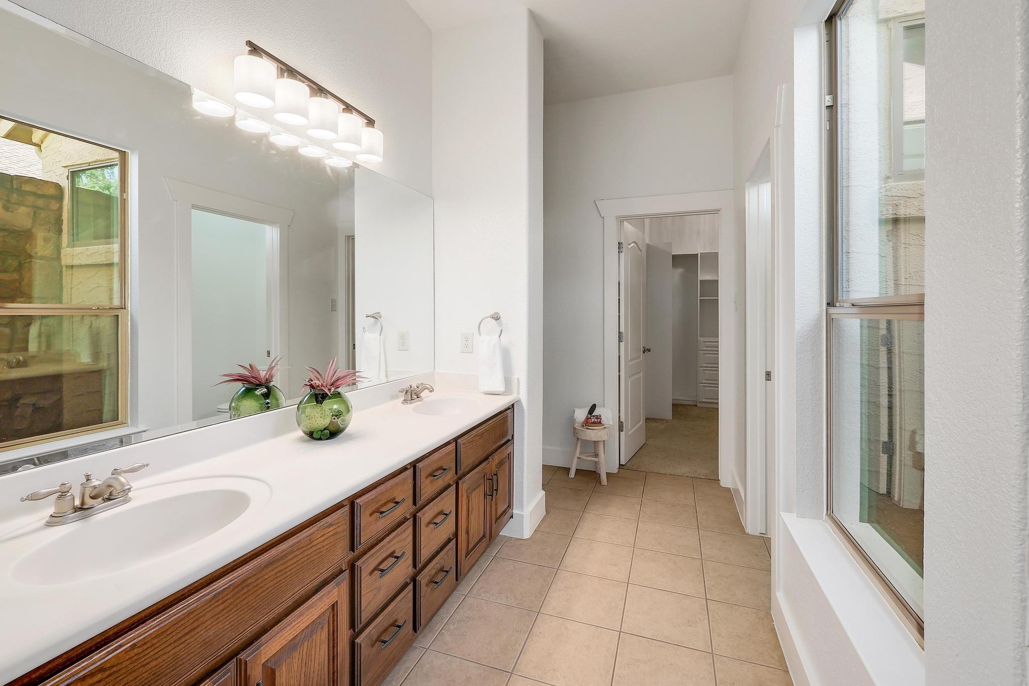 102 Rivulet Ln, Austin, TX 78738