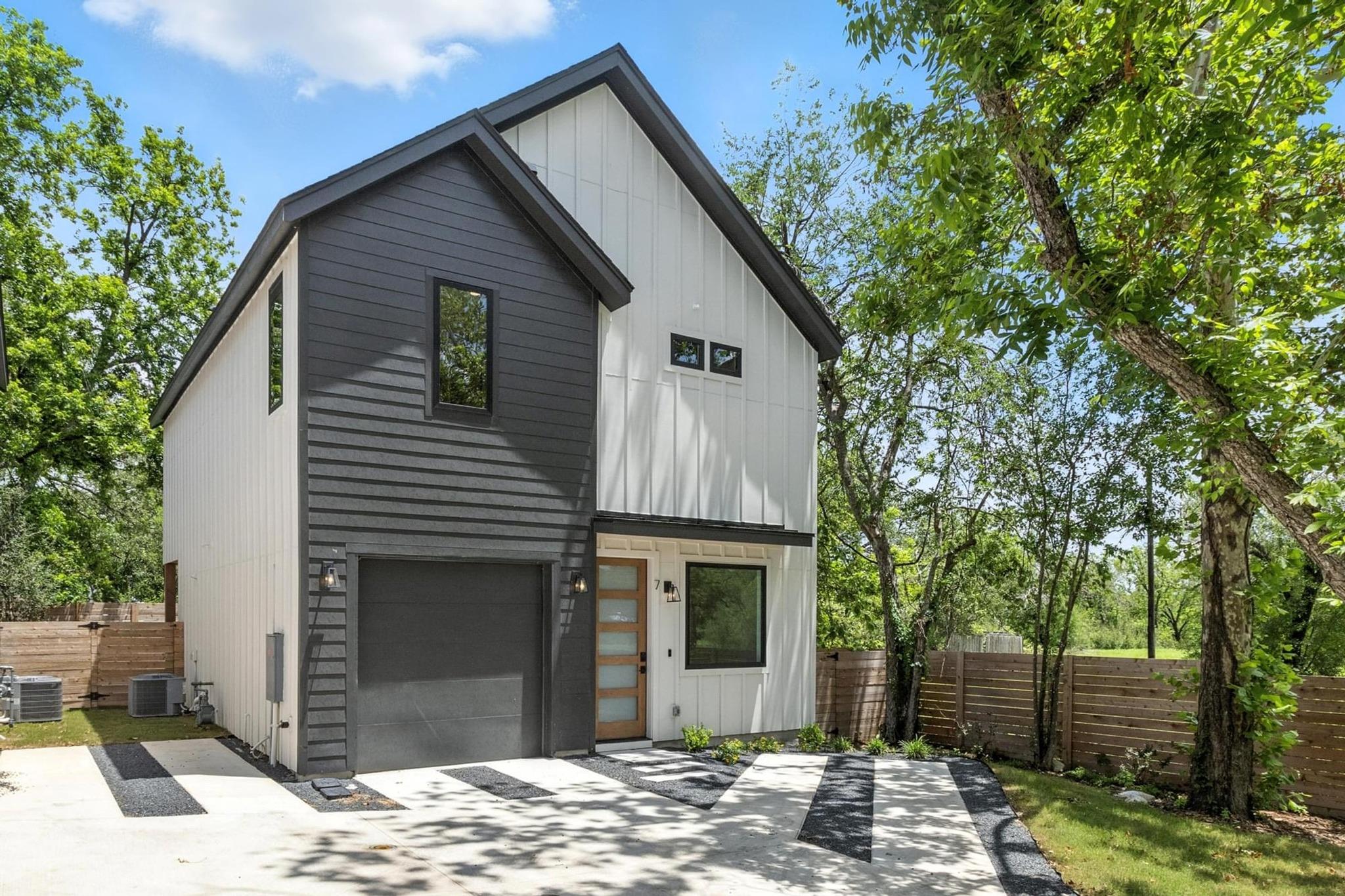 3001 E 51st St # 7, Austin, TX 78723