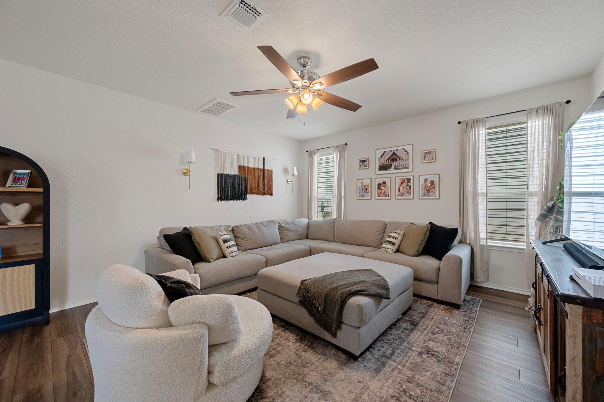 27 Pacific Loon St, Leander, TX 78641
