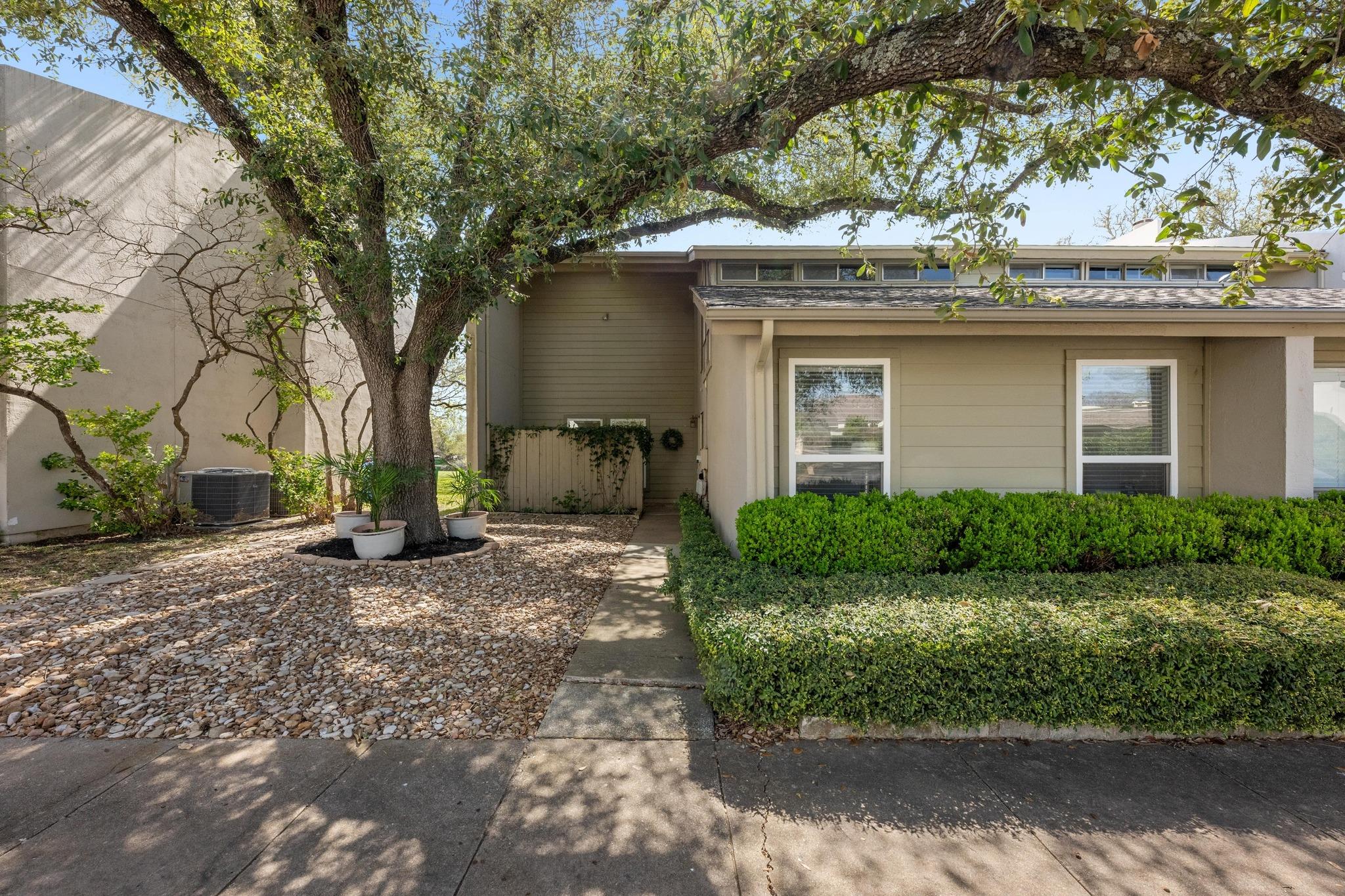 100 Lido Cir # B2, Lakeway, TX 78734