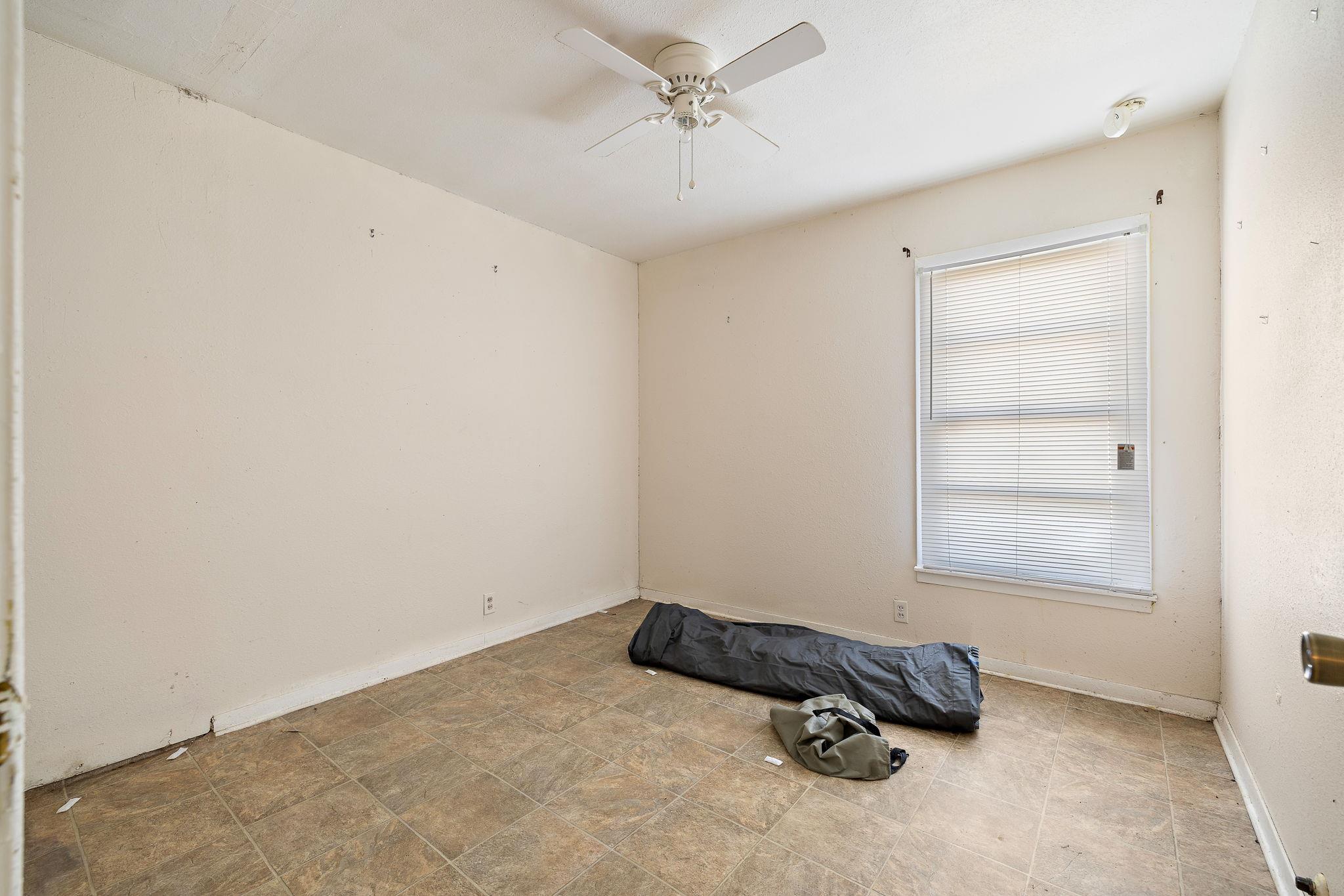 712 Vernon St, Rockdale, TX 76567