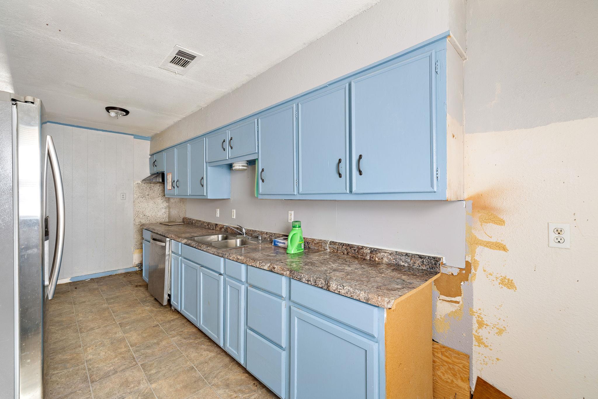 712 Vernon St, Rockdale, TX 76567