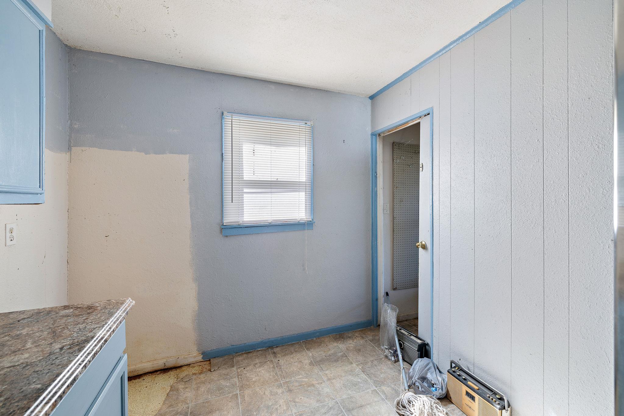 712 Vernon St, Rockdale, TX 76567