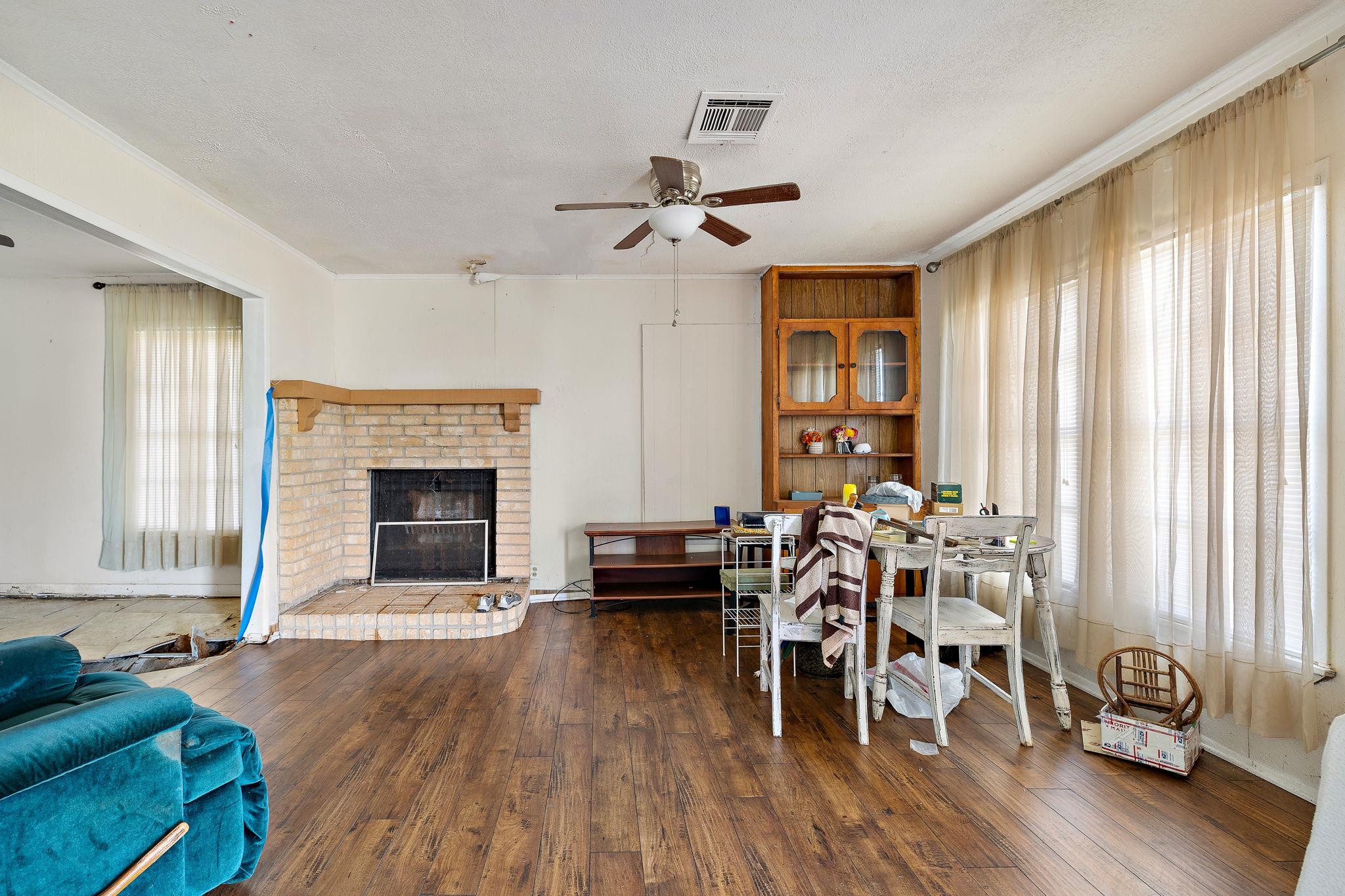 712 Vernon St, Rockdale, TX 76567