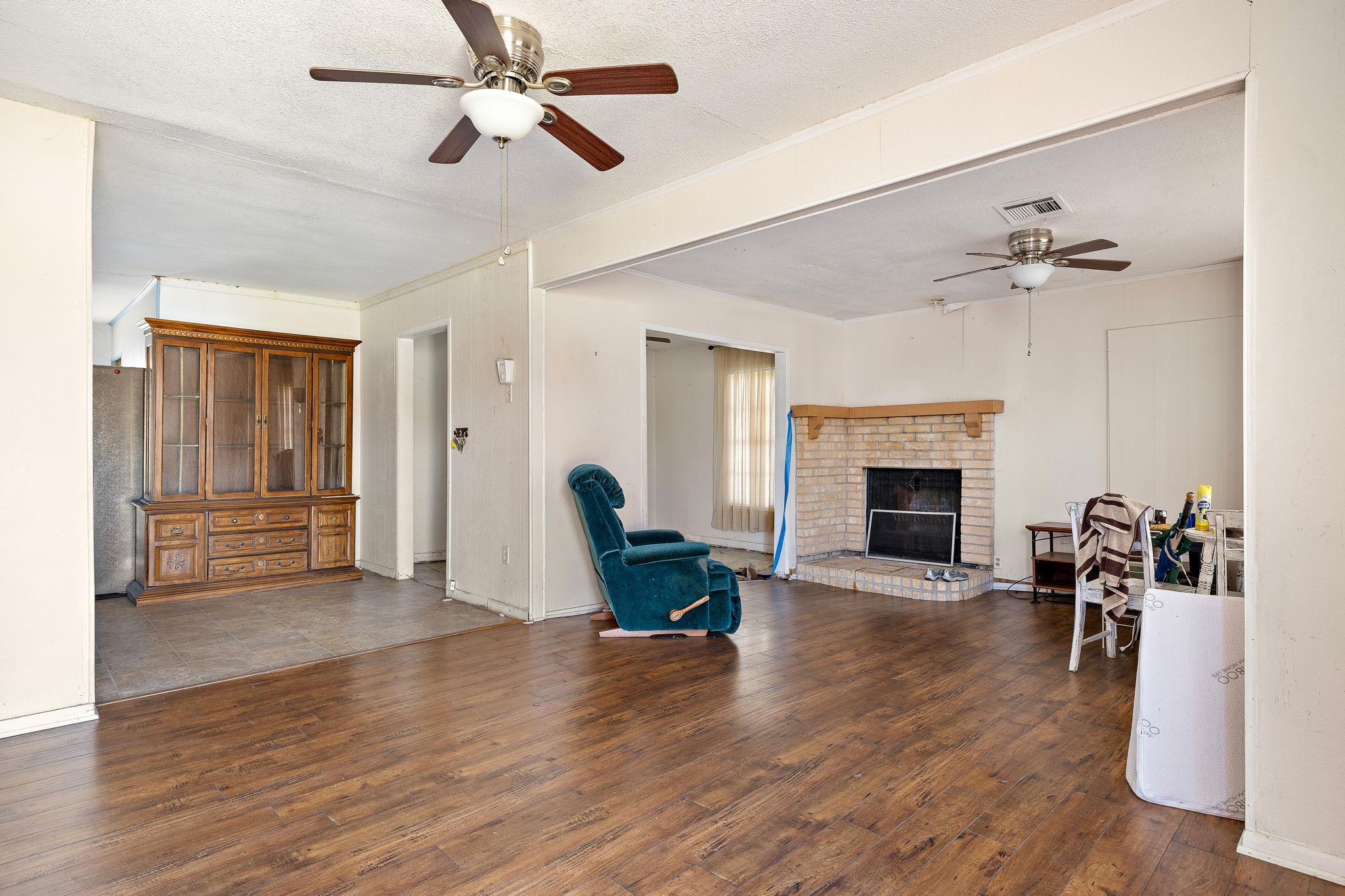 712 Vernon St, Rockdale, TX 76567