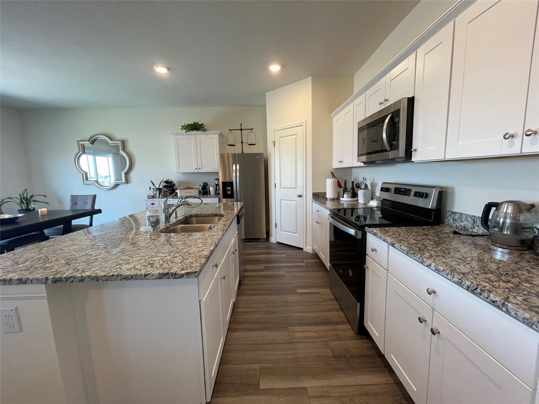201 Comancheros Rd, Jarrell, TX 76537