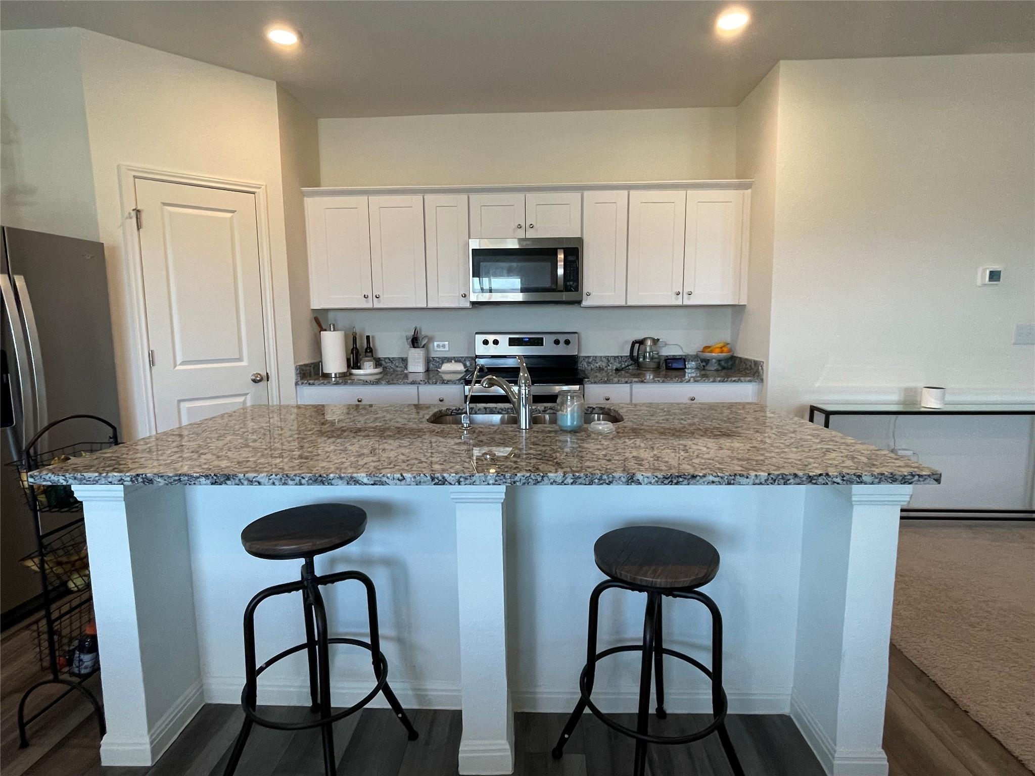 201 Comancheros Rd, Jarrell, TX 76537