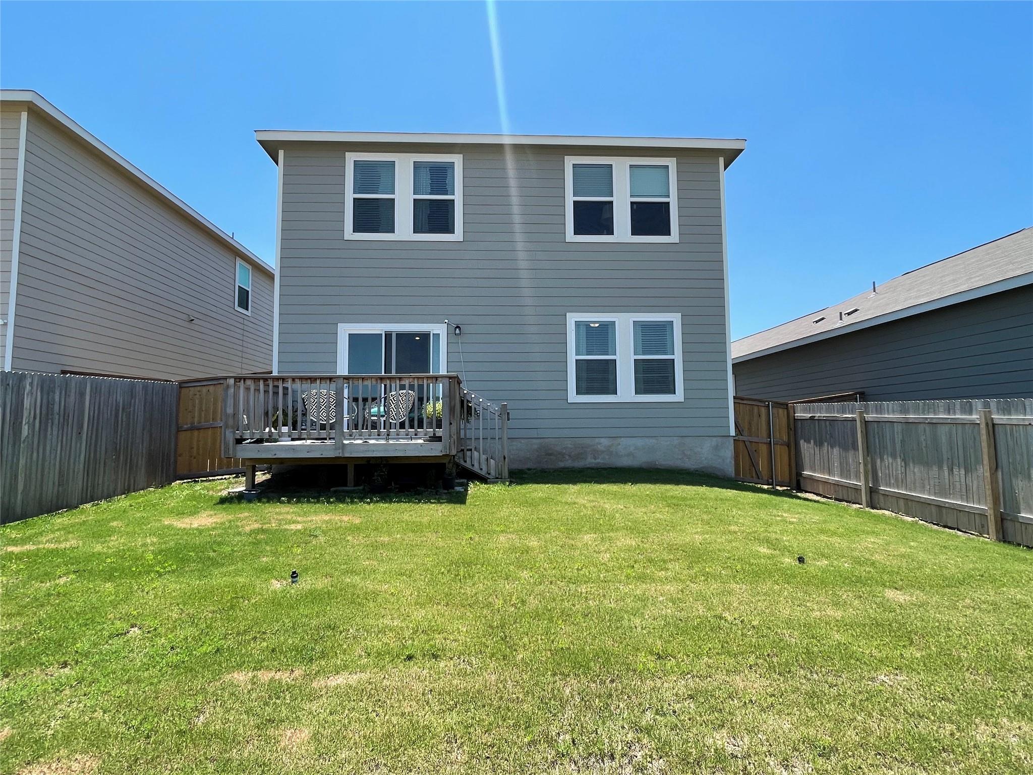 201 Comancheros Rd, Jarrell, TX 76537