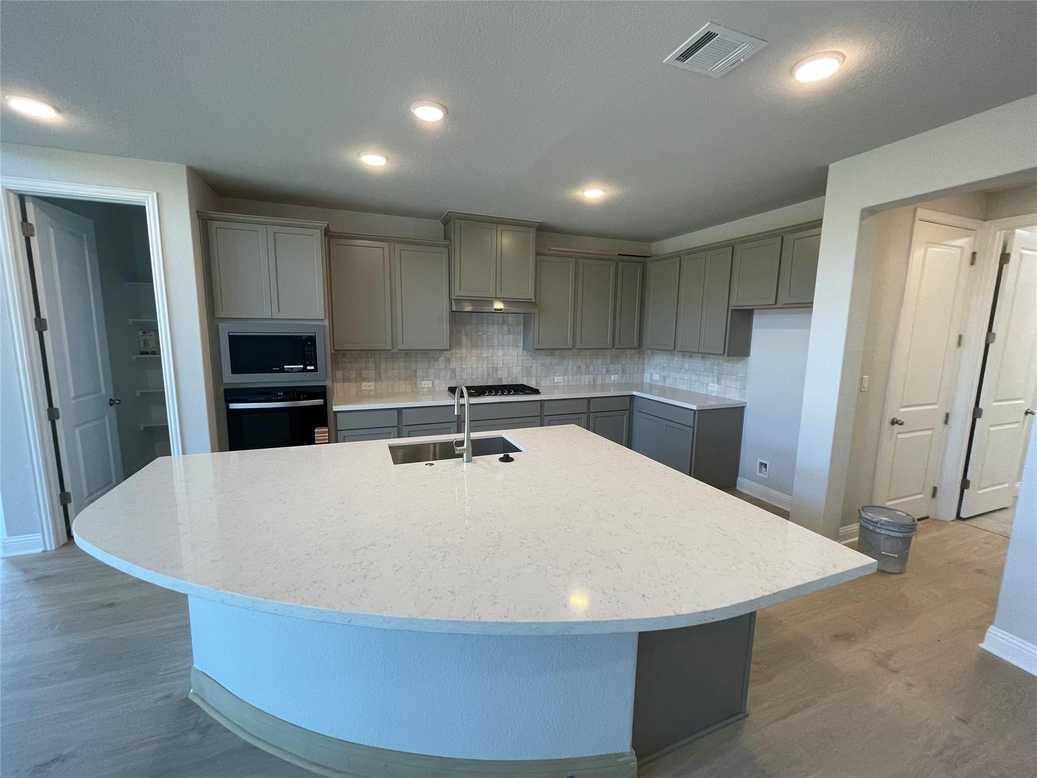 1717 Sauterne Dr, Leander, TX 78641