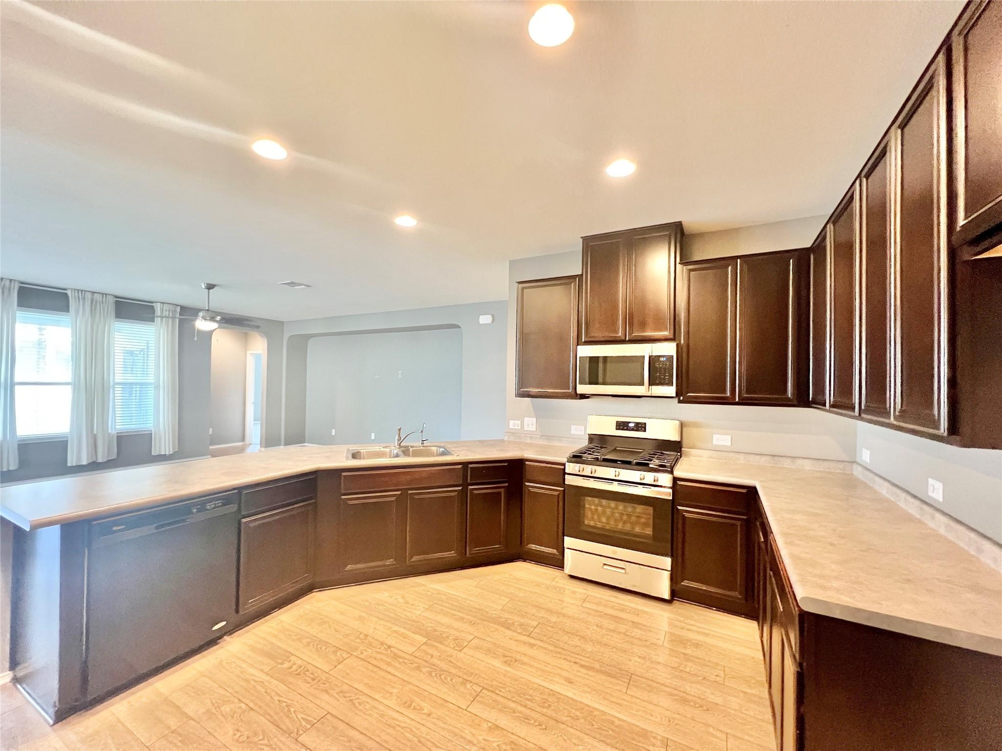 5813 Sardinia Dr, Round Rock, TX 78665