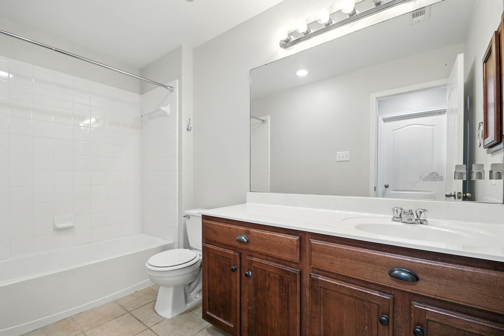 1661 Twin Cv, Kyle, TX 78640