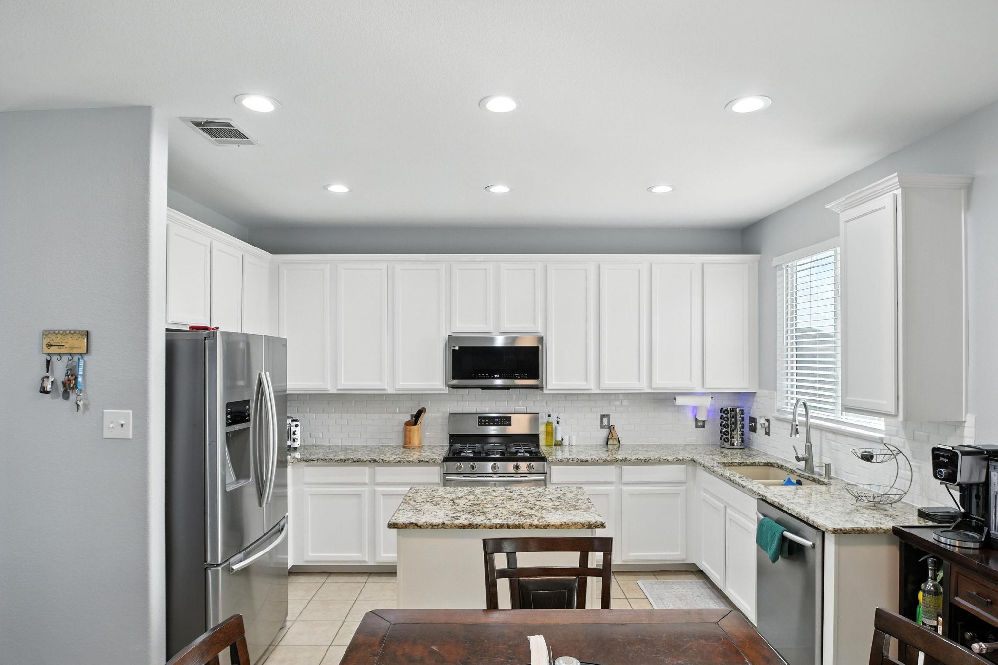 1661 Twin Cv, Kyle, TX 78640