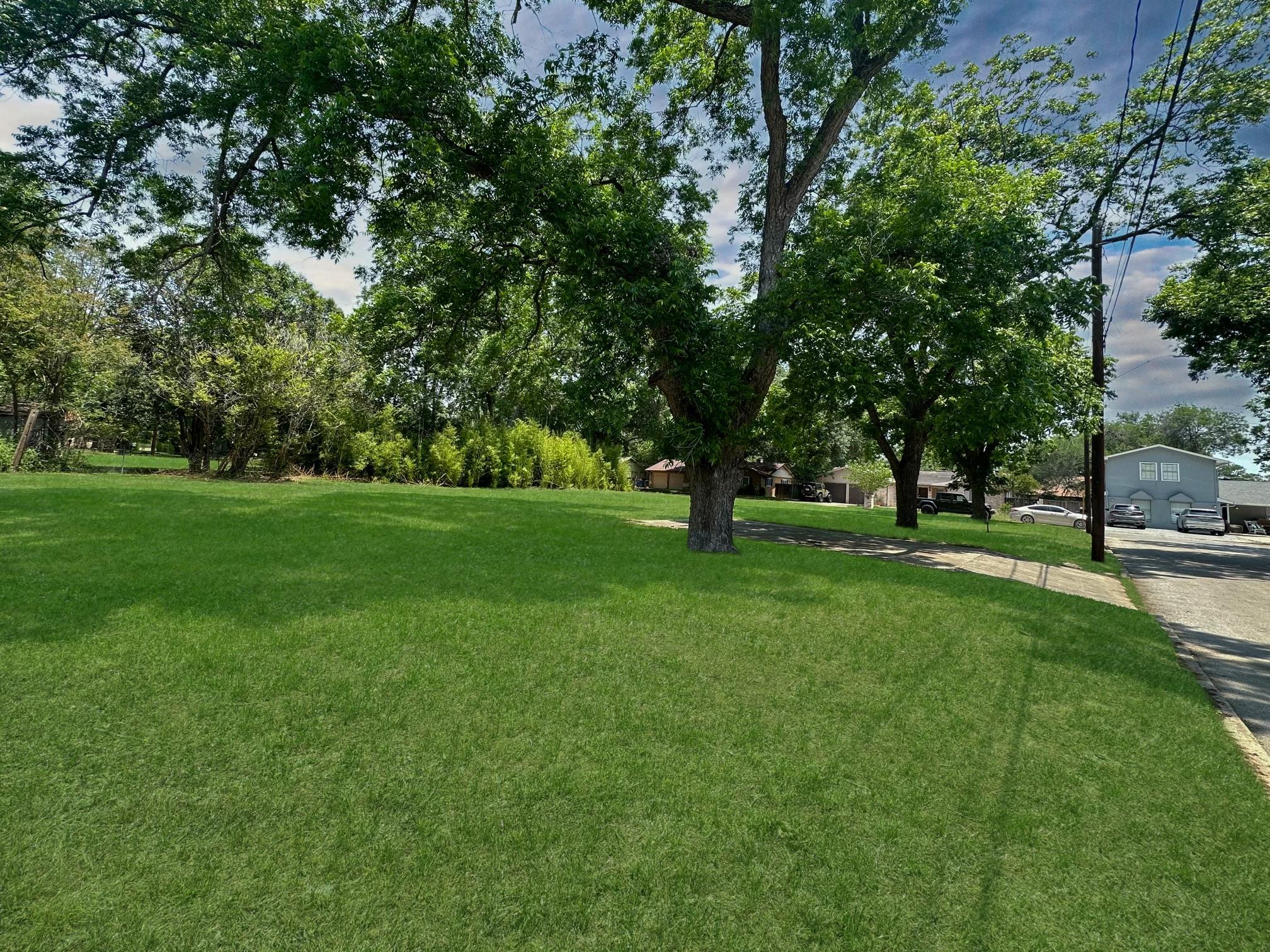 922 Booneville Ave, New Braunfels, TX 78130