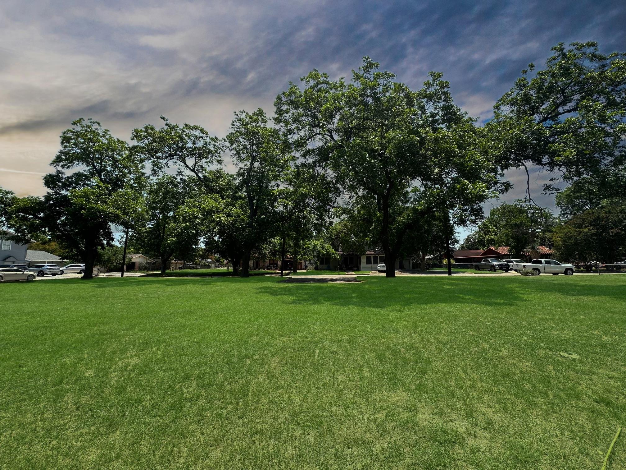 922 Booneville Ave, New Braunfels, TX 78130