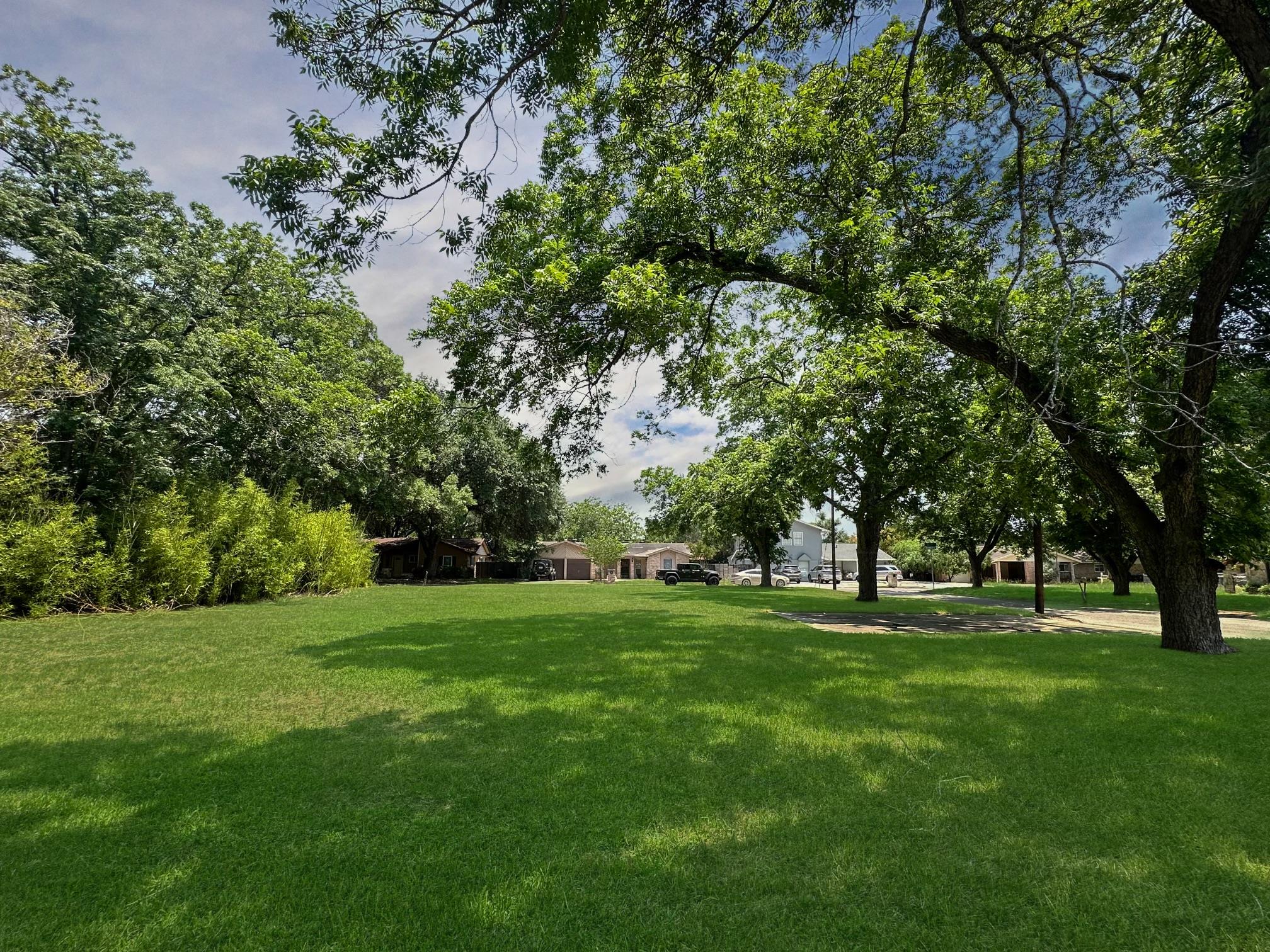 922 Booneville Ave, New Braunfels, TX 78130