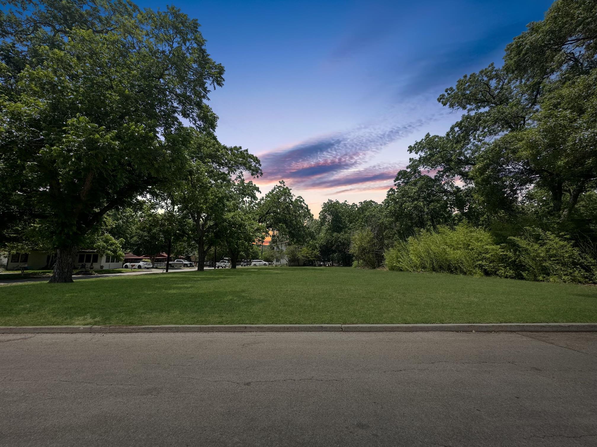 922 Booneville Ave, New Braunfels, TX 78130