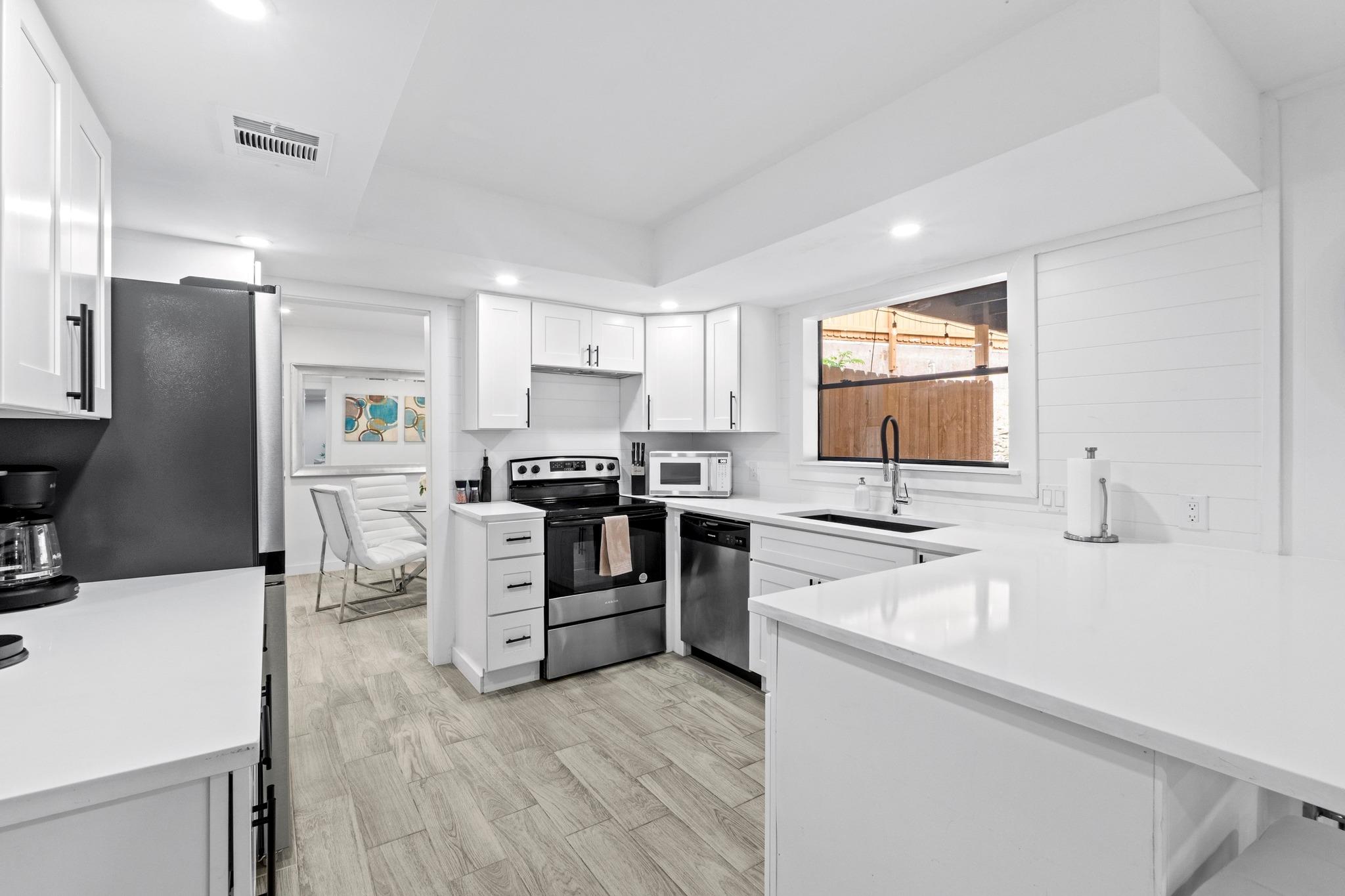 3520 Highland View Dr, Austin, TX 78731