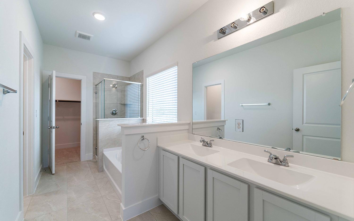 104 Old Silver Dr, Jarrell, TX 76537