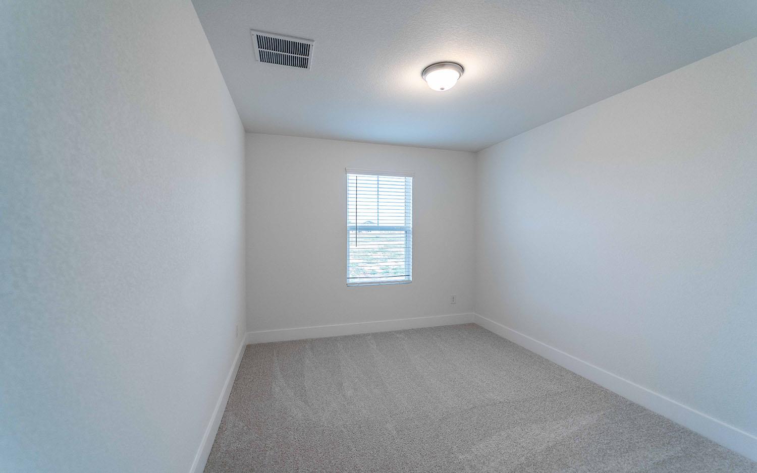 104 Old Silver Dr, Jarrell, TX 76537