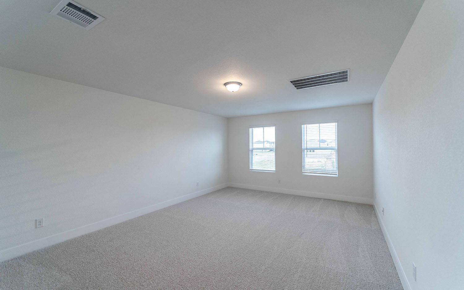104 Old Silver Dr, Jarrell, TX 76537