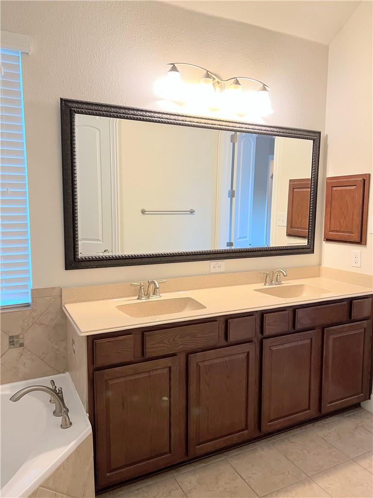 1008 Cole Cv, Round Rock, TX 78665