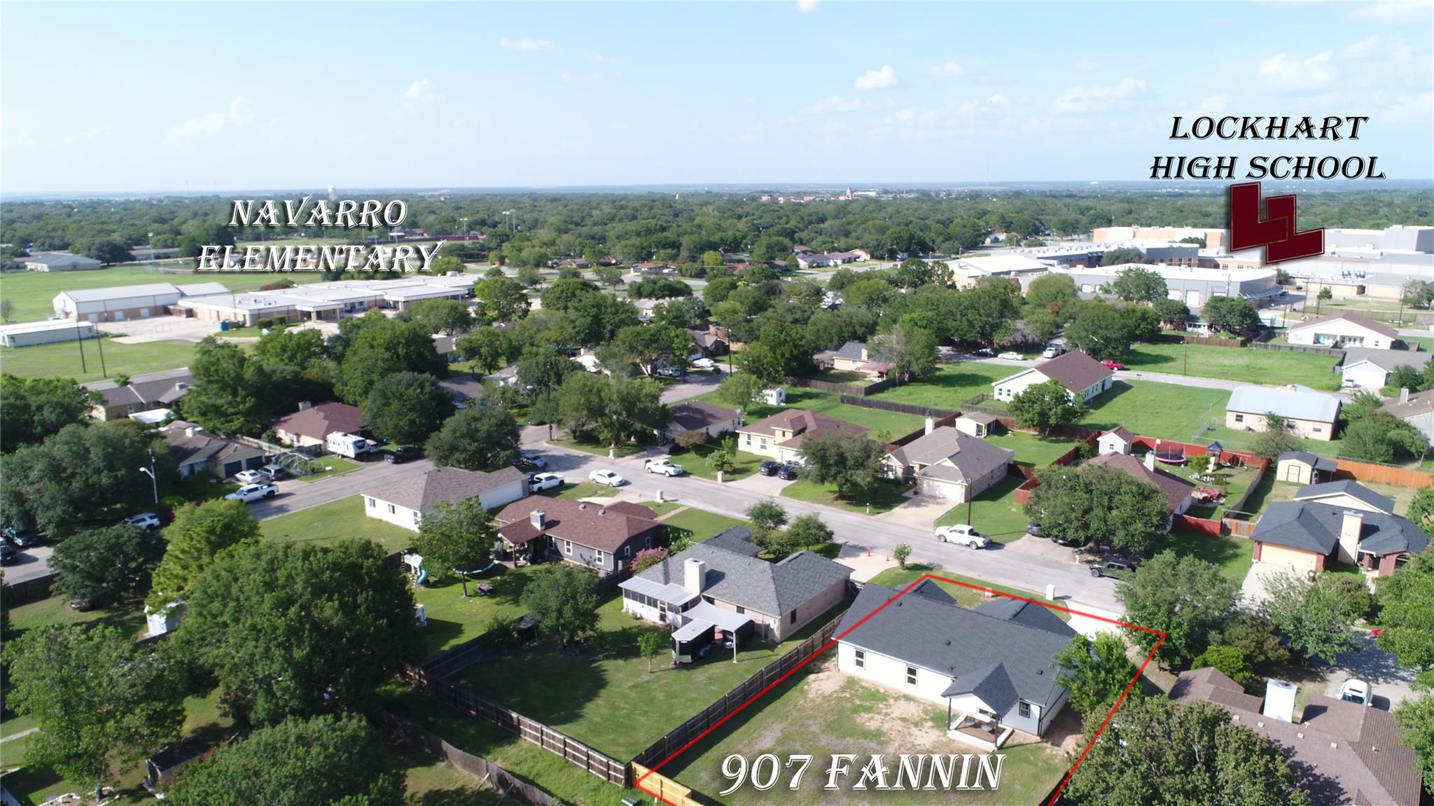 907 Fannin St, Lockhart, TX 78644