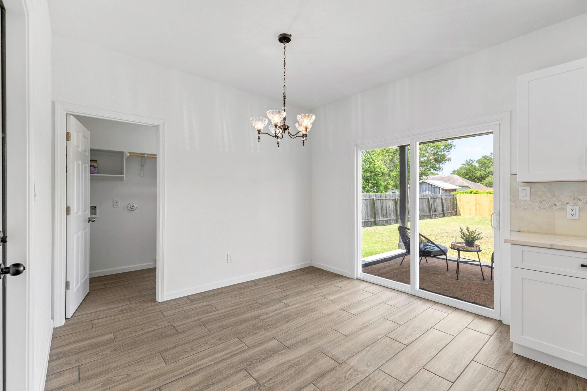 907 Fannin St, Lockhart, TX 78644