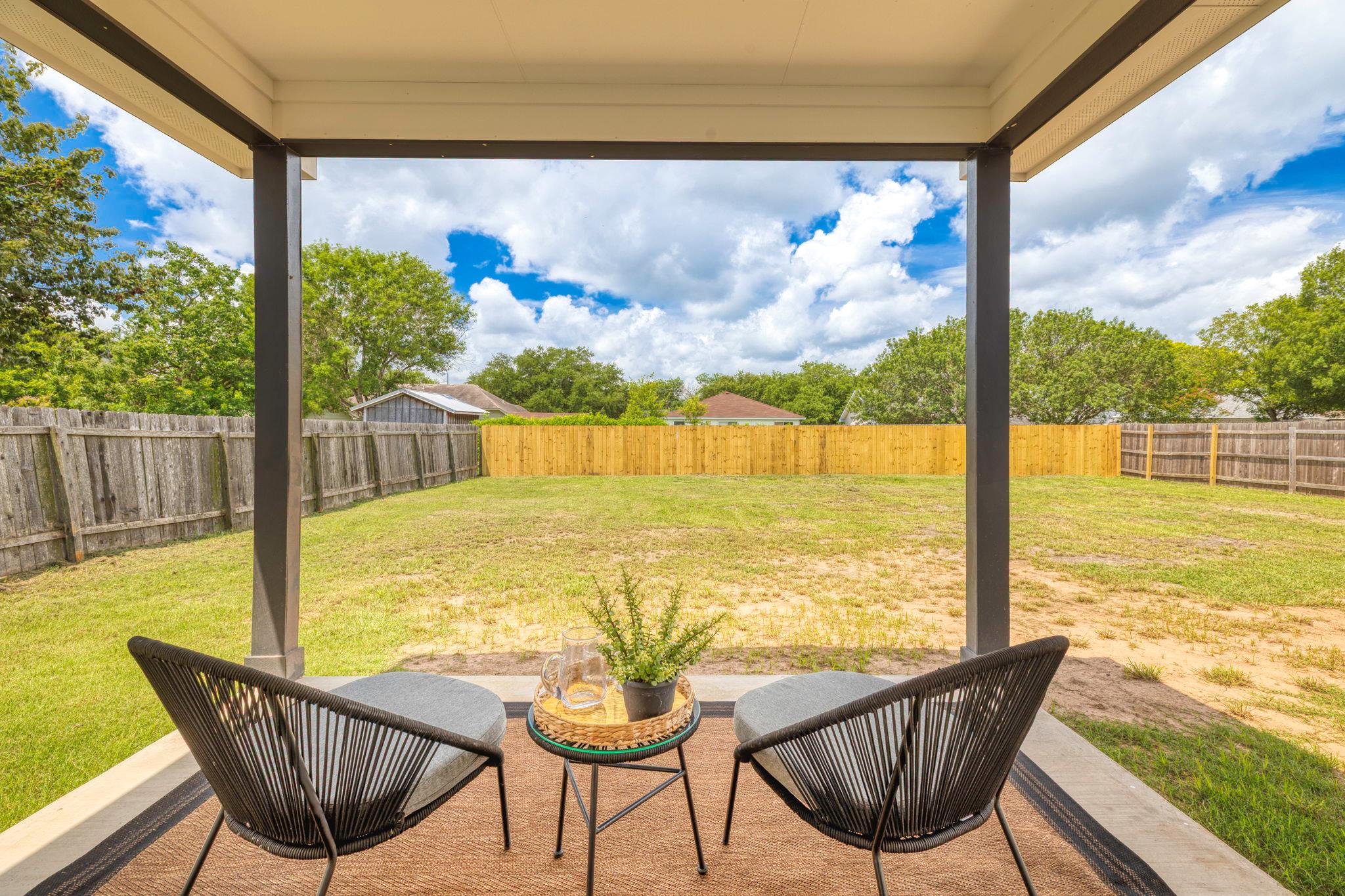 907 Fannin St, Lockhart, TX 78644