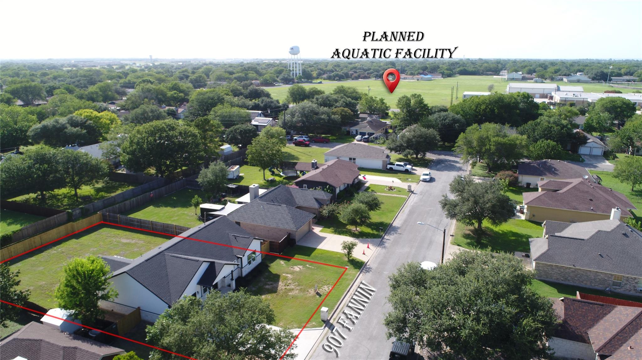 907 Fannin St, Lockhart, TX 78644