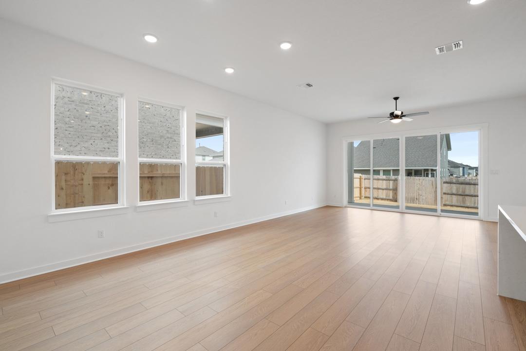 206 Lariat Loop, Liberty Hill, TX 78642