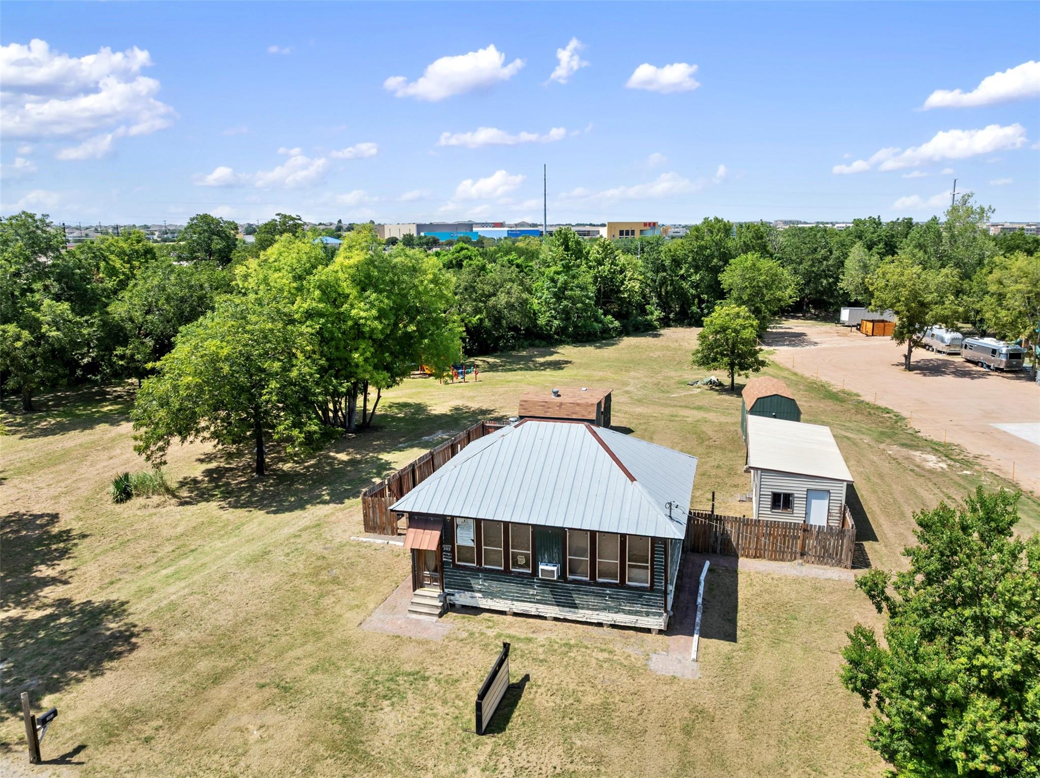 303 W Broade St, Leander, TX 78641