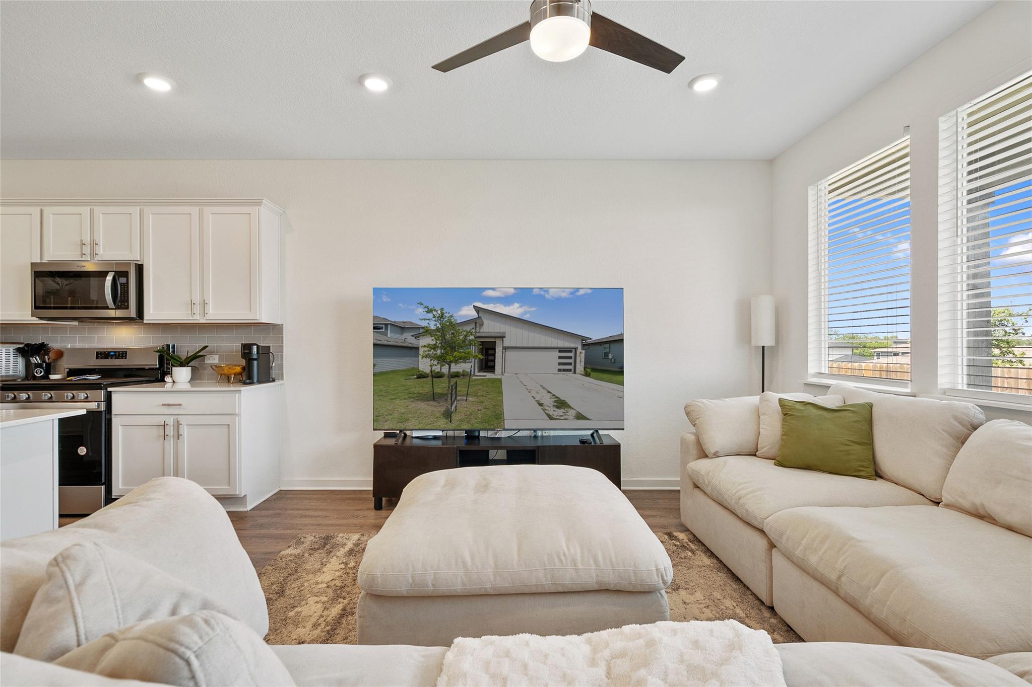 13821 Zuhause Dr, Pflugerville, TX 78660