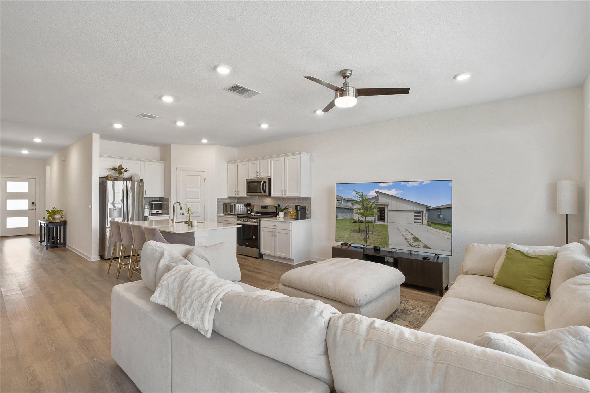 13821 Zuhause Dr, Pflugerville, TX 78660