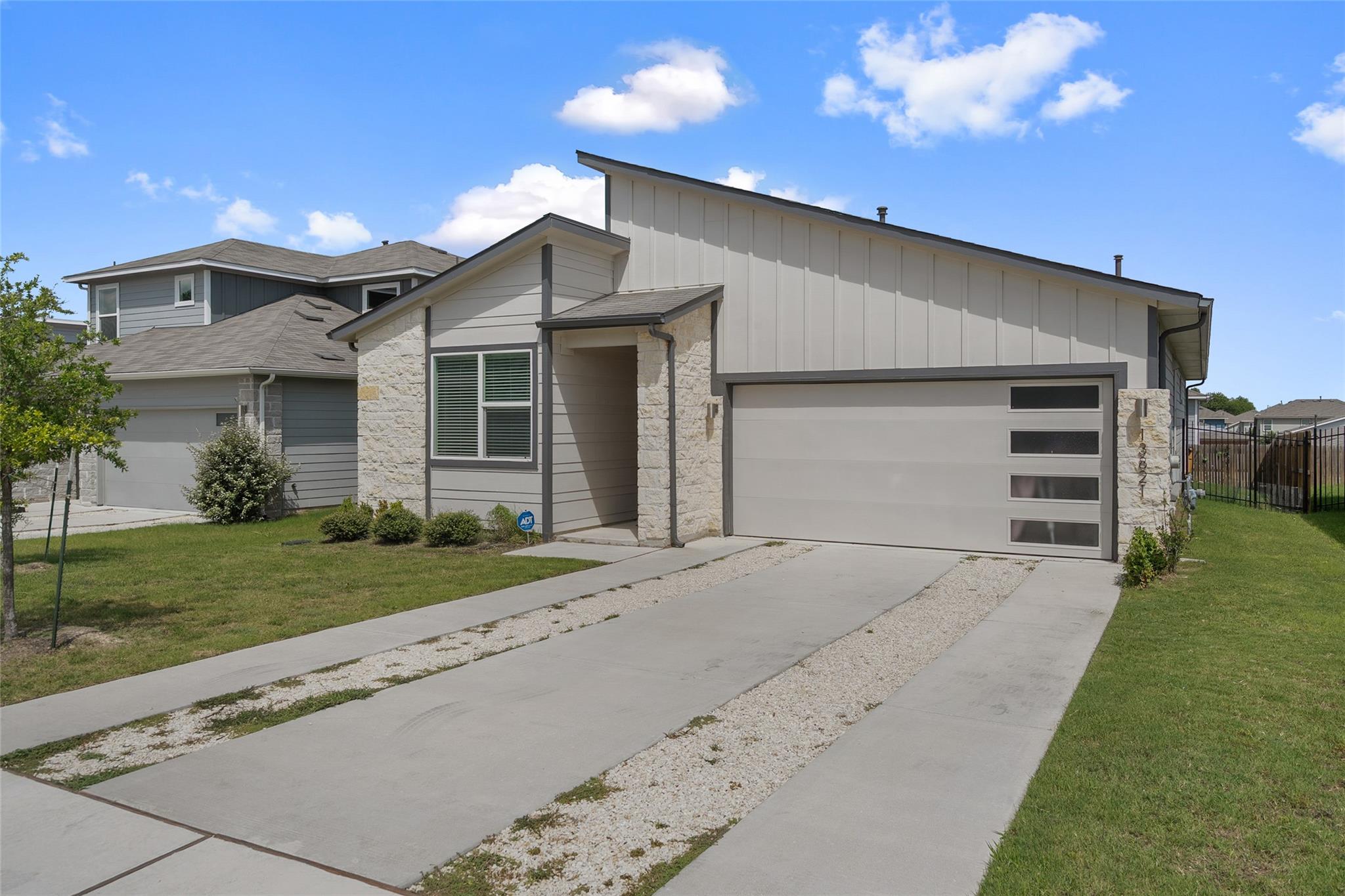 13821 Zuhause Dr, Pflugerville, TX 78660