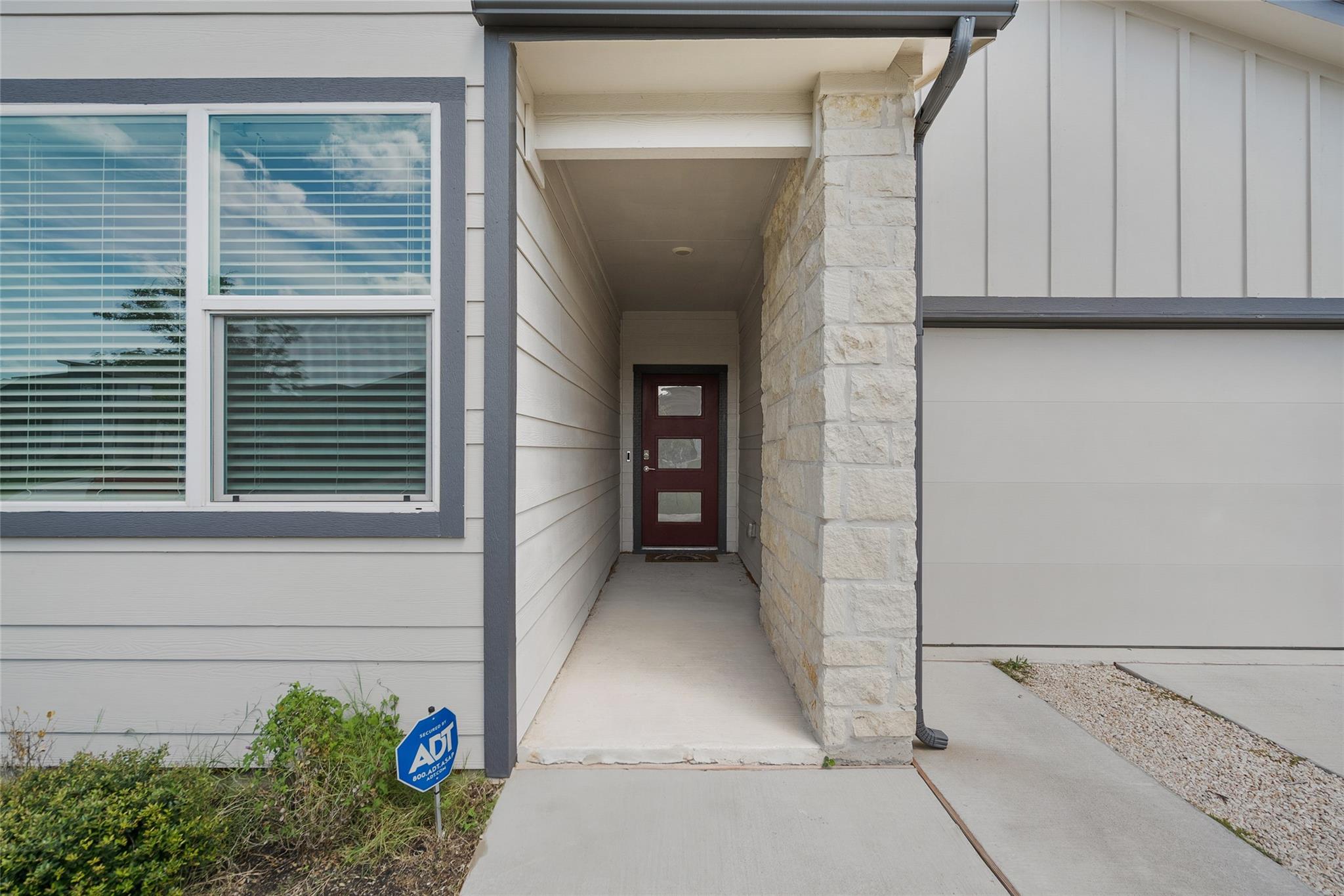 13821 Zuhause Dr, Pflugerville, TX 78660
